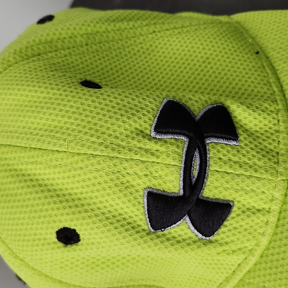 Under armour hat - Picture 2 of 5